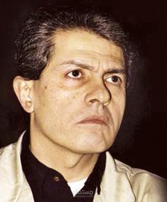 كاتبة٬ ومترجمة من العربية إلى الانجليزية ومن الانجليزية للعربية