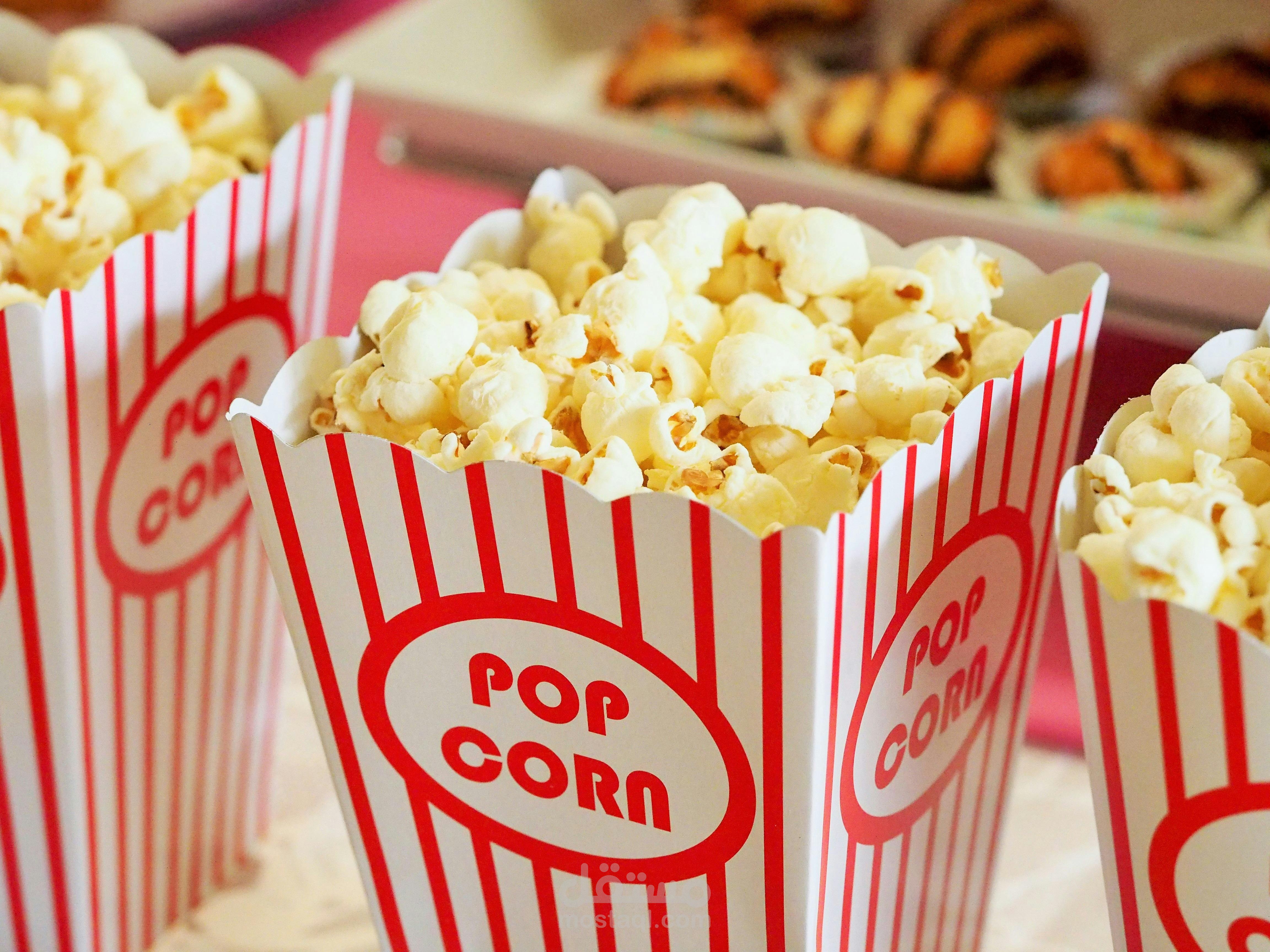 استخراج بيانات الأفلام من موقع imdb.com باستخدام كود بايثون.