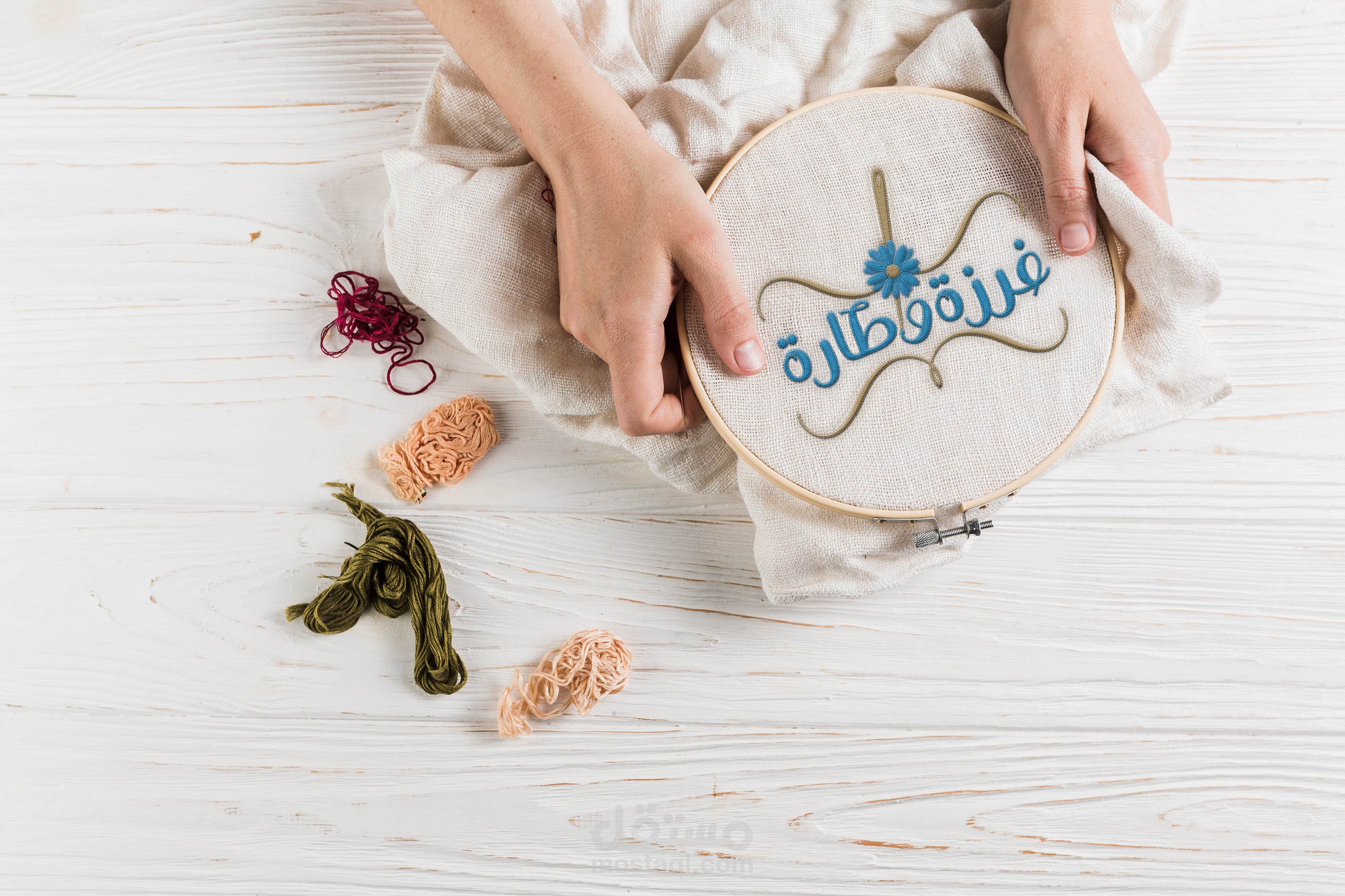 شعار لمشغل عمل طارات الزينه