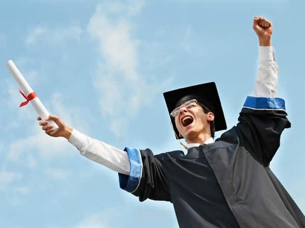 مقال قصير عن أهم المشاكل التي قد تواجه الطالب عند اختياره لتخصص الجامعة ، و ما هي حلولها.