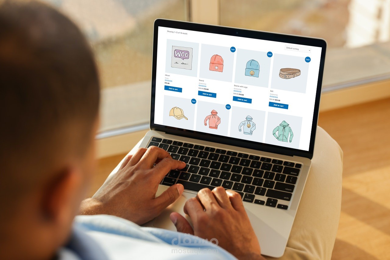 تصميم وتطوير متجر الكتروني لبيع الملابس.