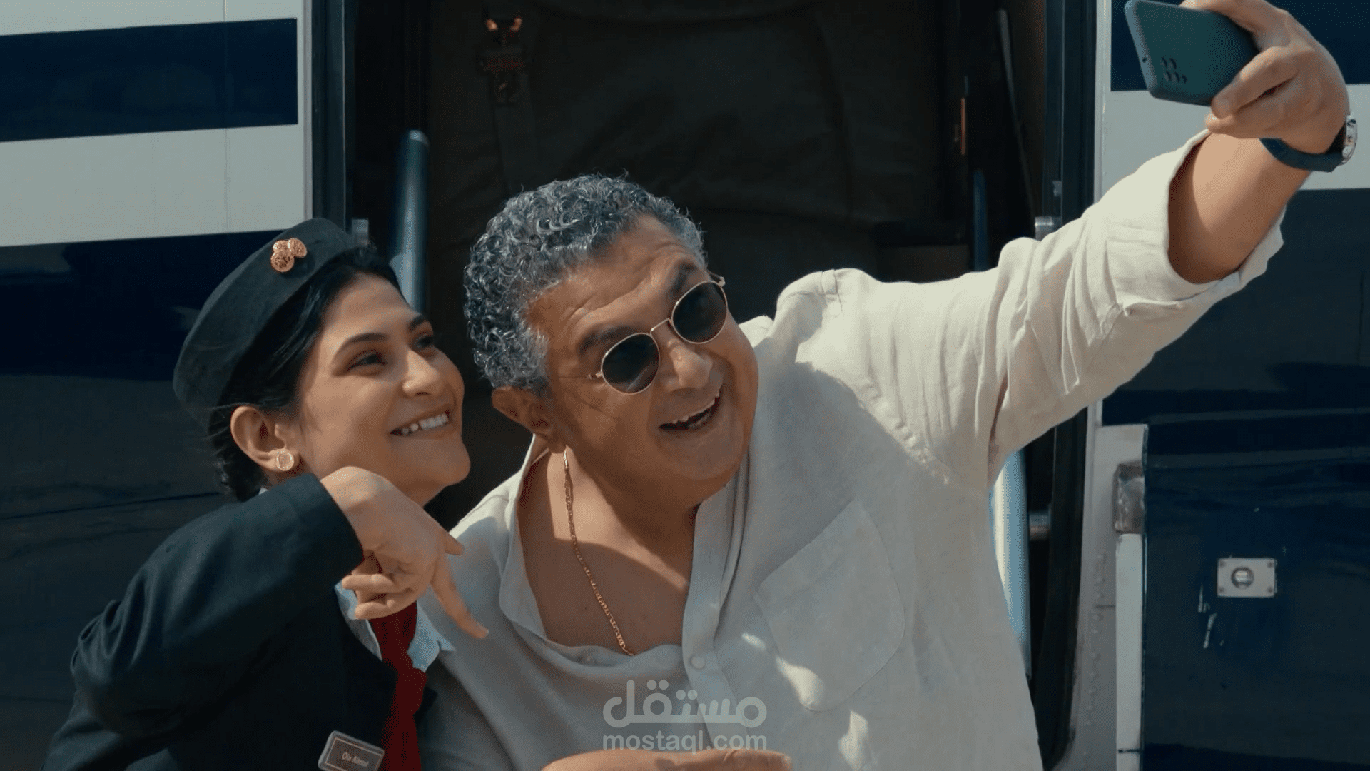فيديو مونتاج قصير لمسلسل موضوع عائلى
