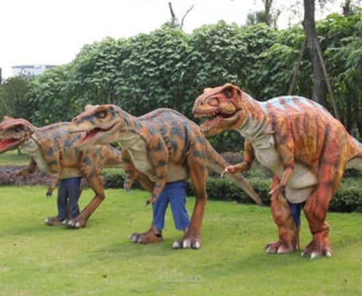 تأليف مسرحية تسلية الديناصورات