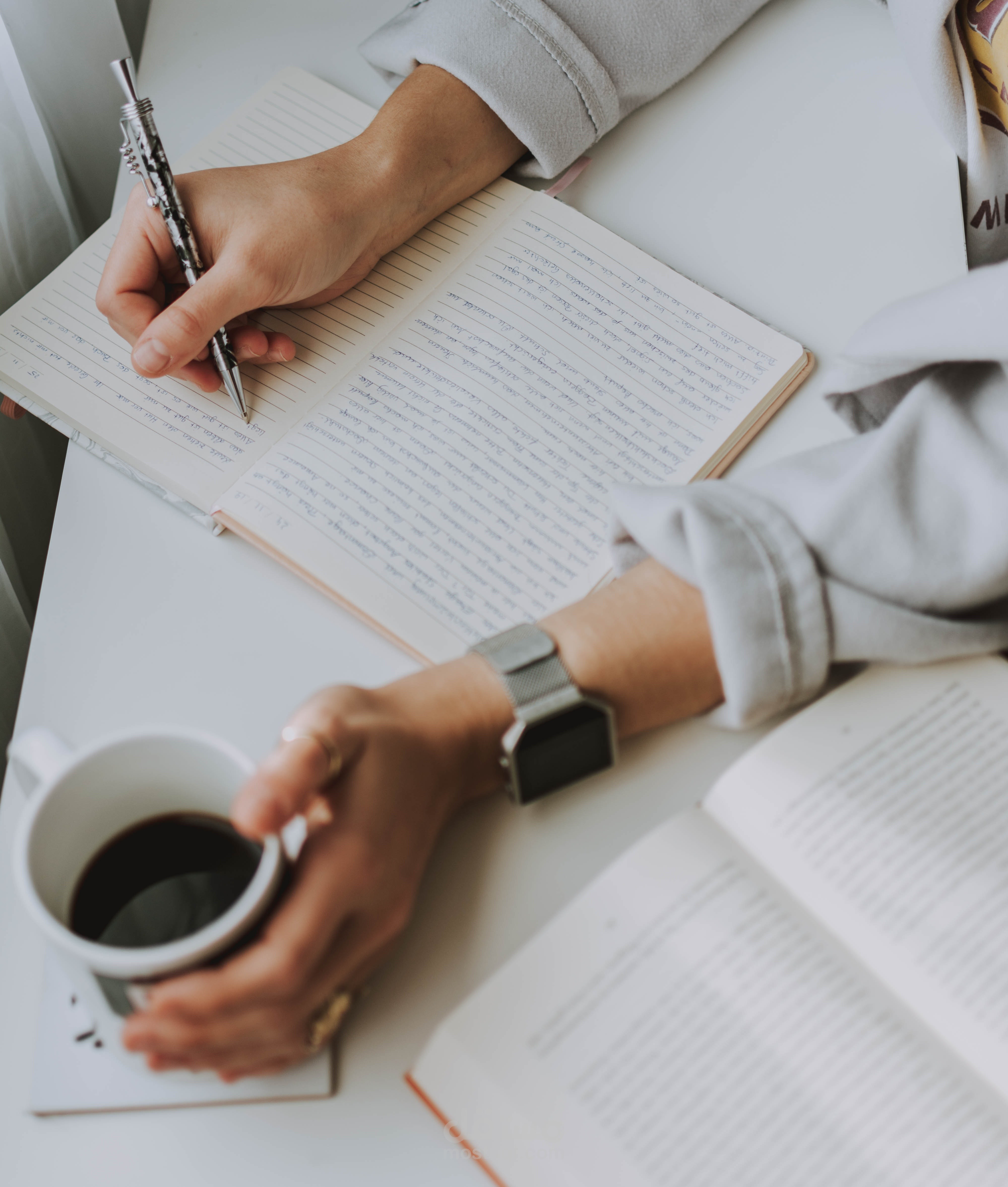 استطيع كتابه مقالات بالعربي والانجليزي حصرية