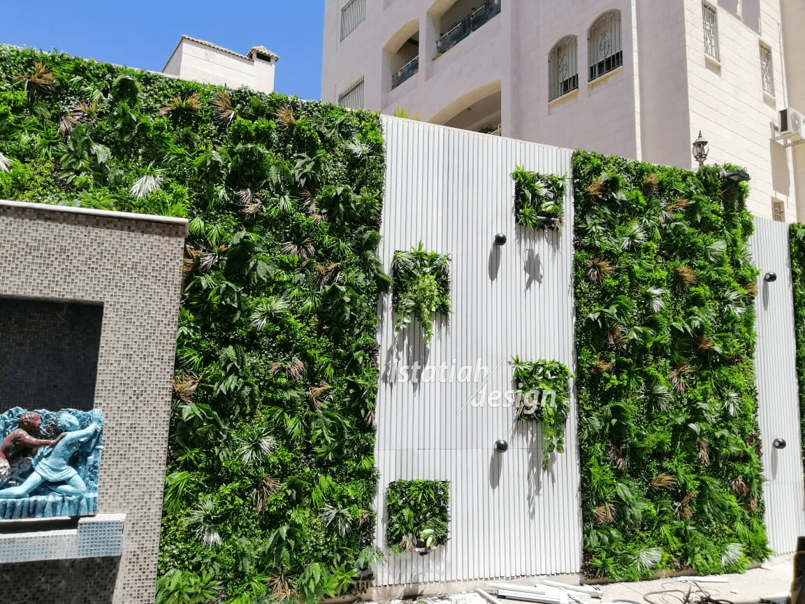 واجهة عشب صناعي