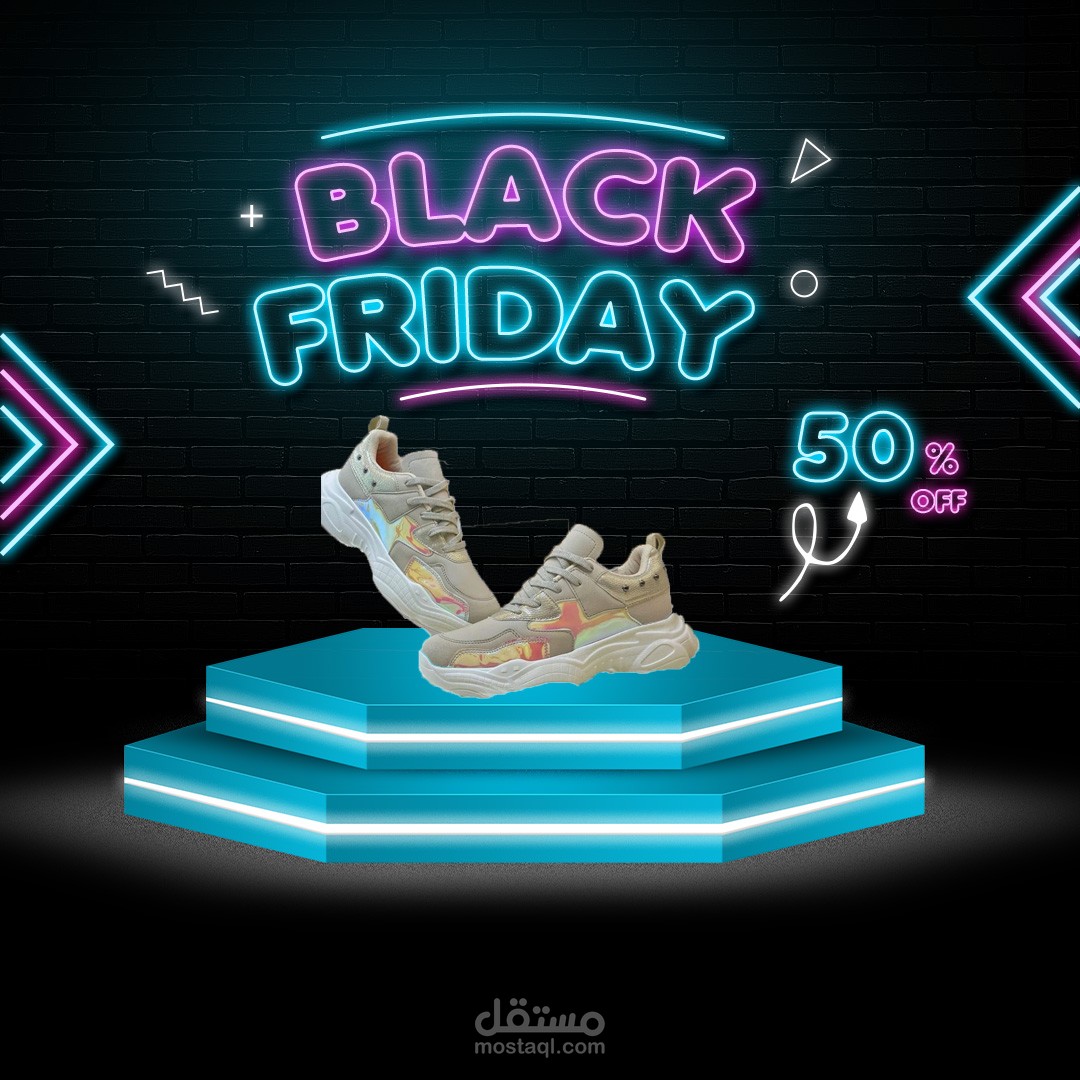 عمل سوشيل ميديا