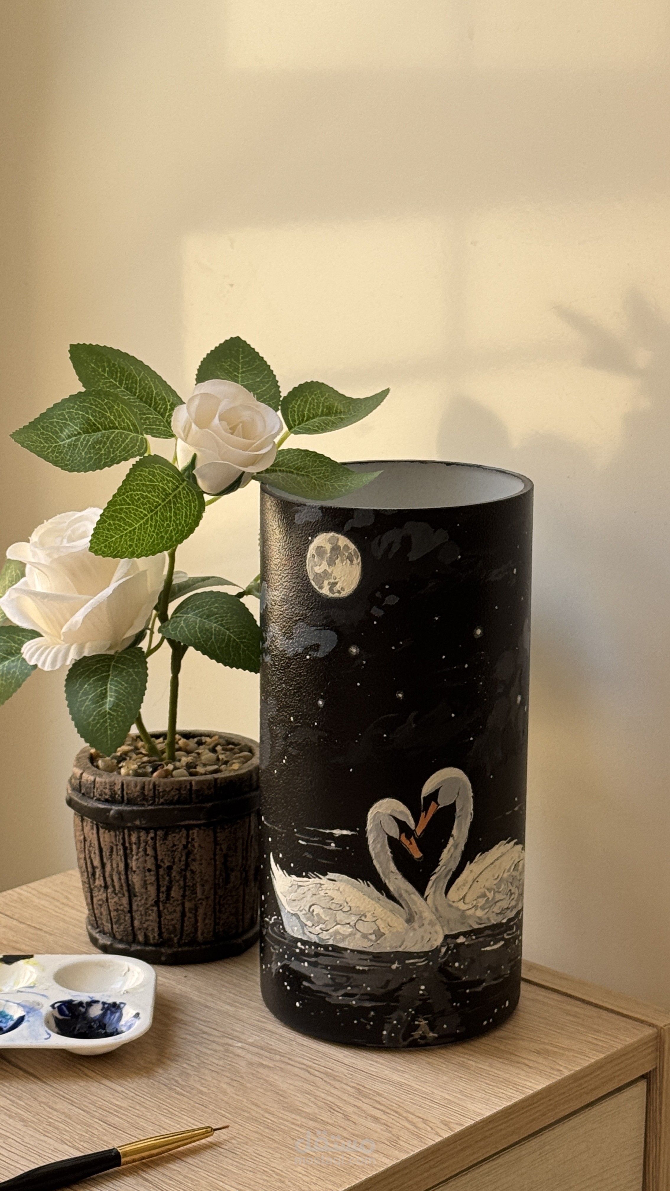 رسم على الزجاج painting on vase
