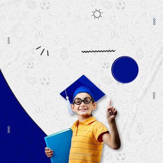 معلمة رياضيات وعلوم وكمبيوتر