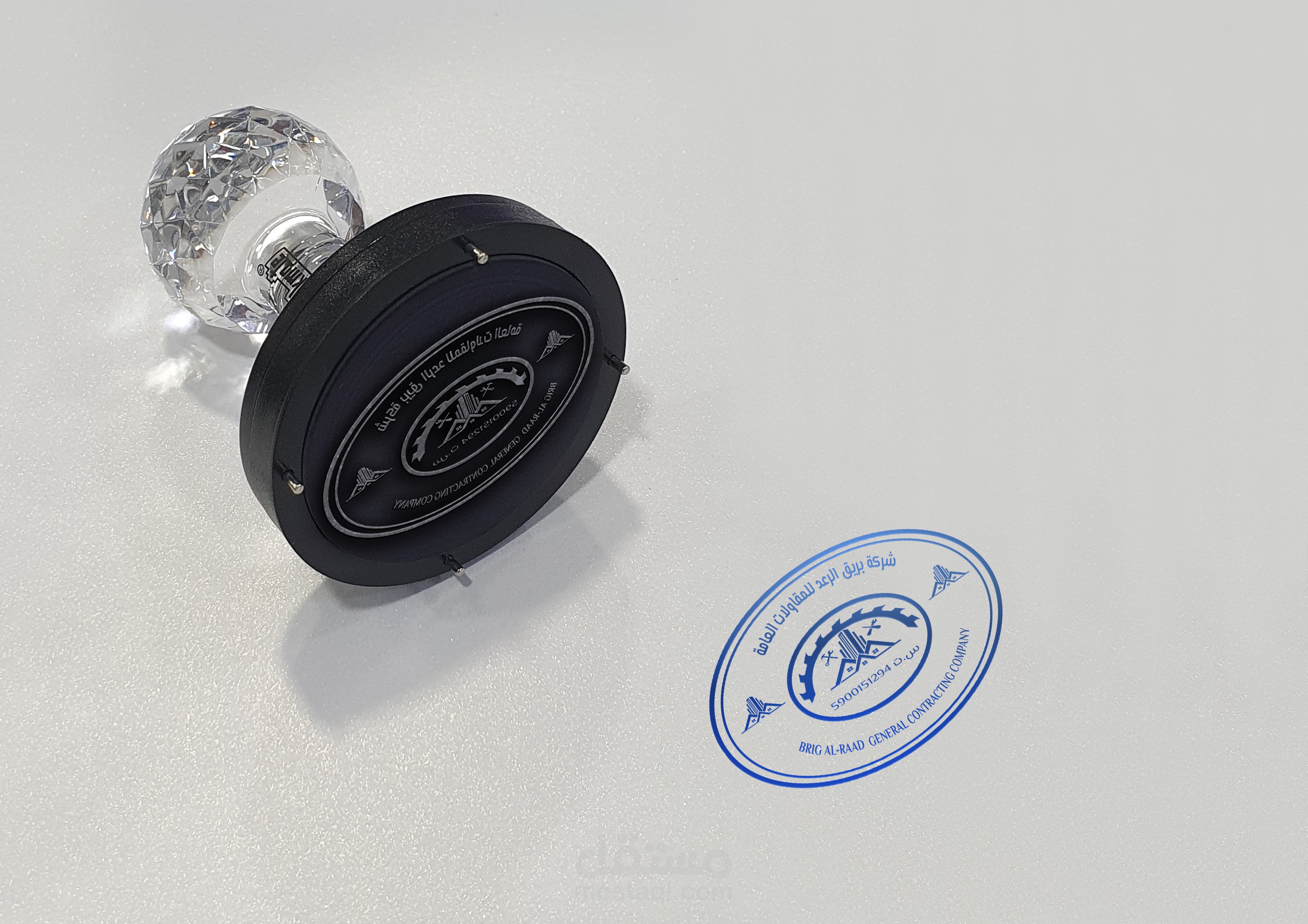 تصميم مطبوعات ( فواتير - اختام - ورق مراسلات - روشتات دكاترة - بزنس كارت - فولدرات - فليرات- منيوهات )