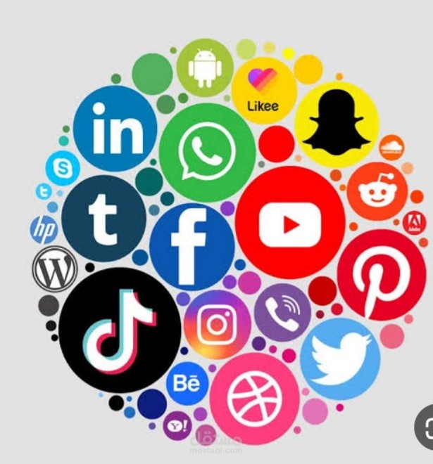 اداره حسابات التواصل الإجتماعي