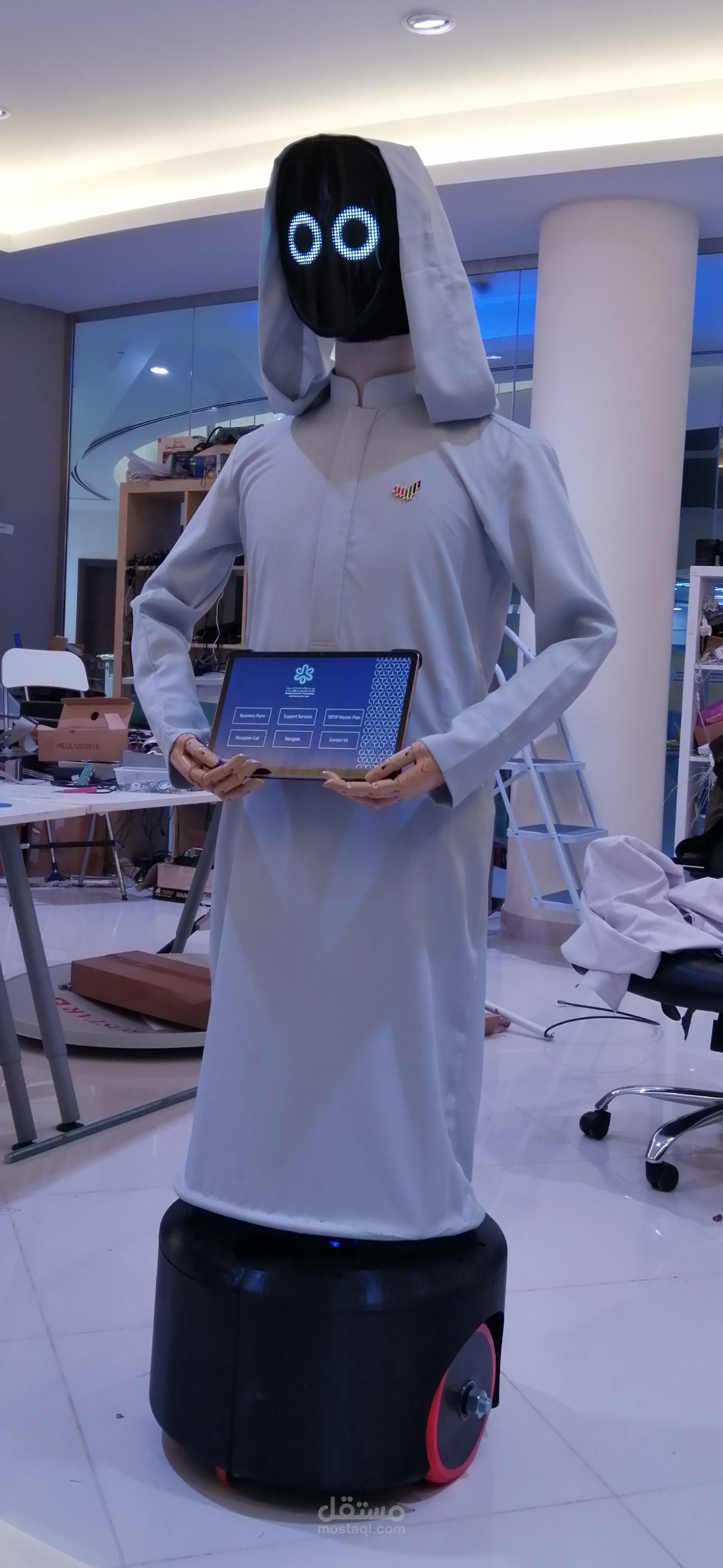 روبوت استقبال يشتغل على نظام ROS