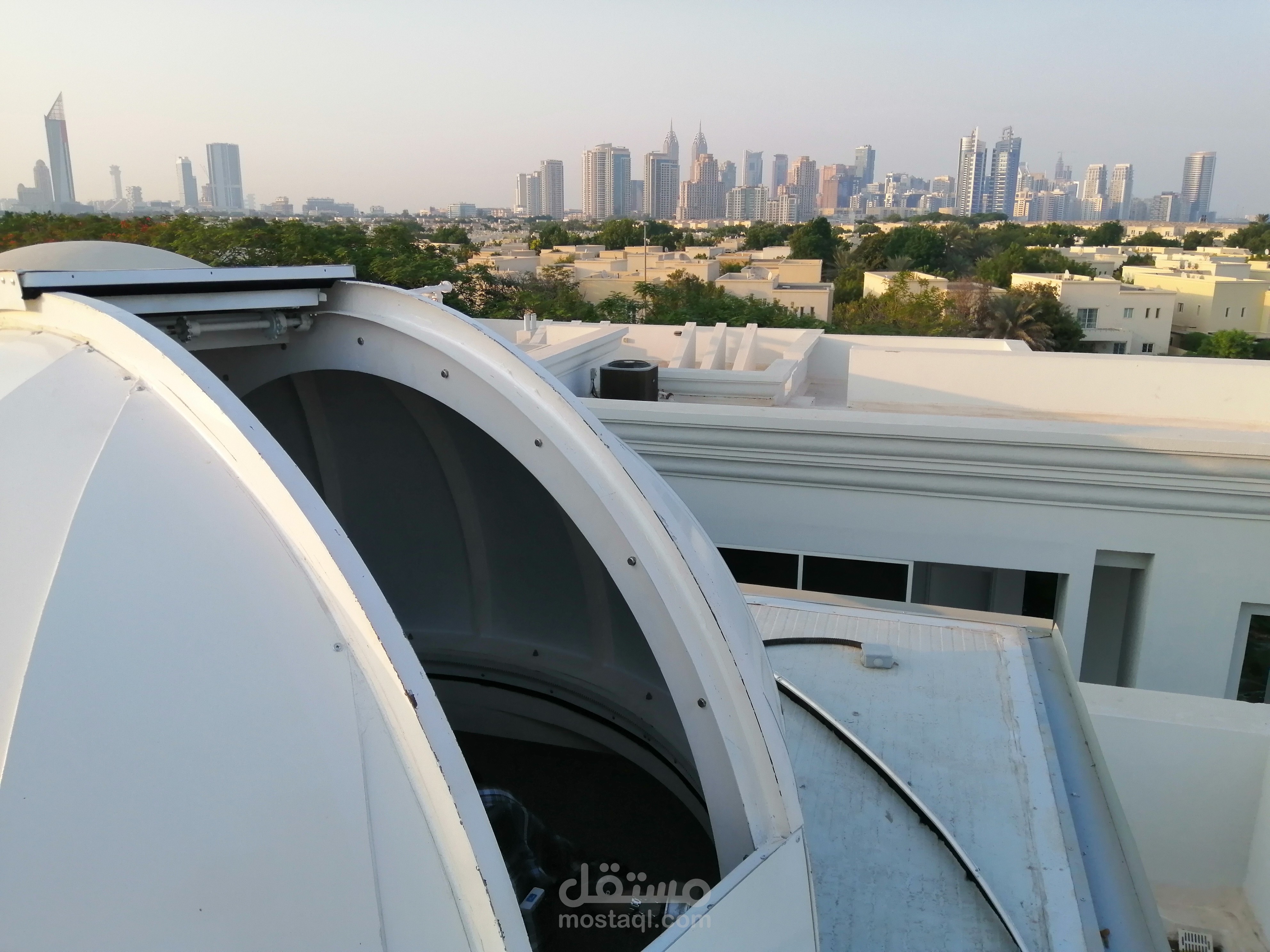 برمجة و تصميم نظام تحكم مرصد فلكي