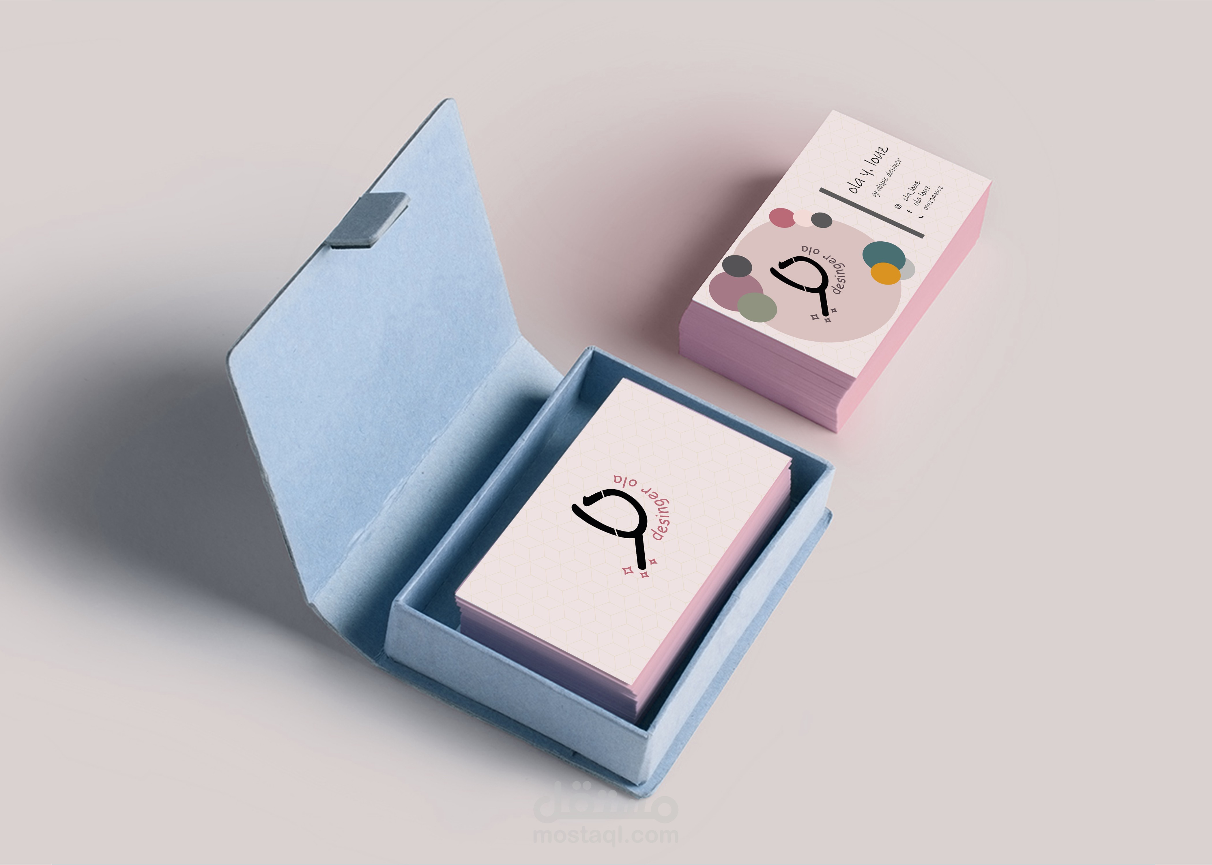 تصميم بطاقة أعمال ( بزنس كارد - Business card ) بشكل جميل .