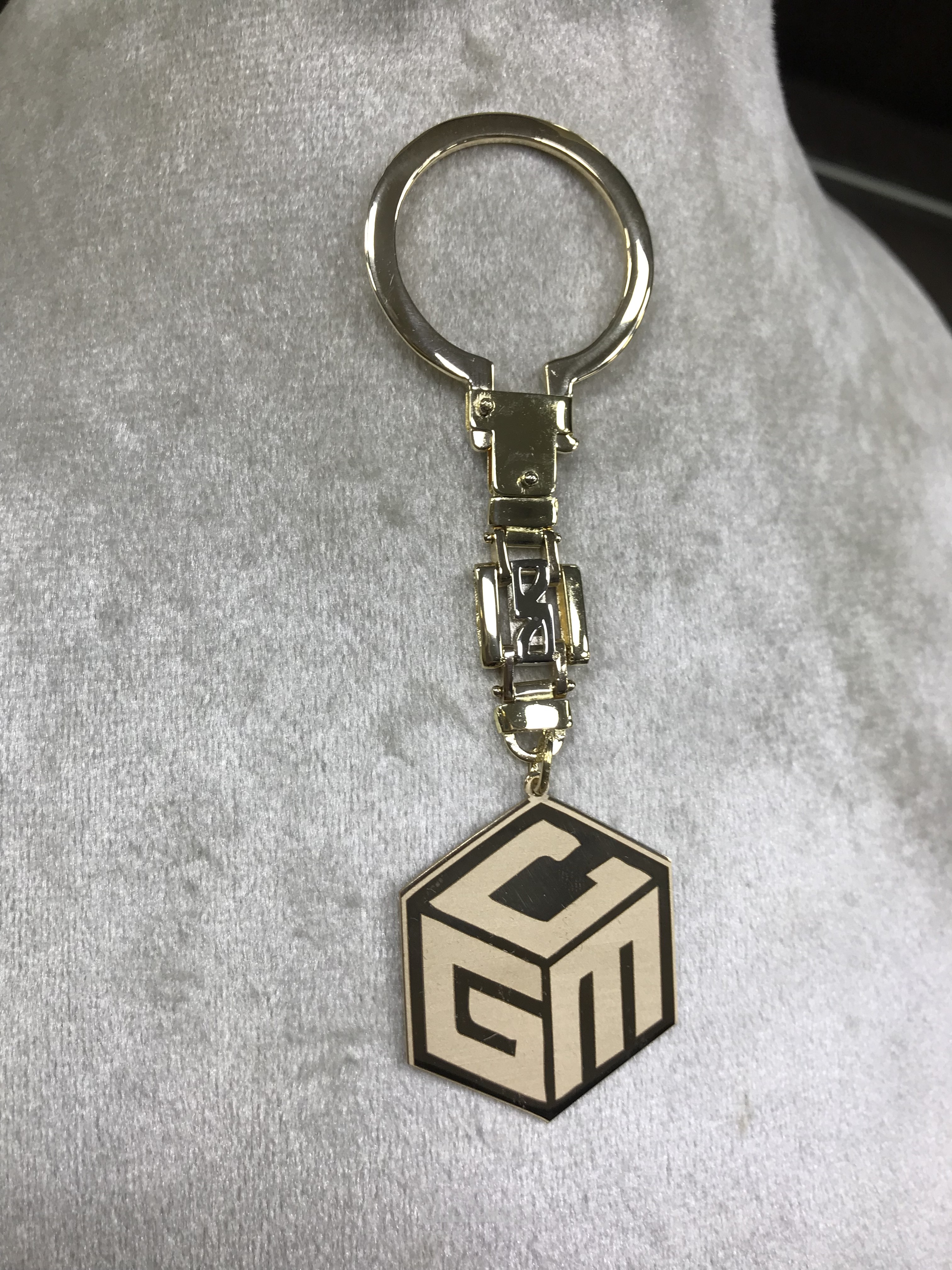 تصميم تعليقة مفاتيح سيارة