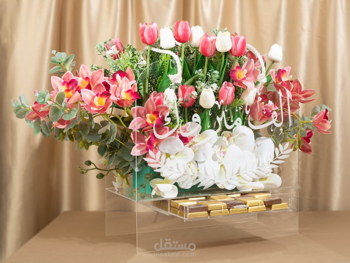 تصميم علبة ورد وشوكولا من الاكرليك
