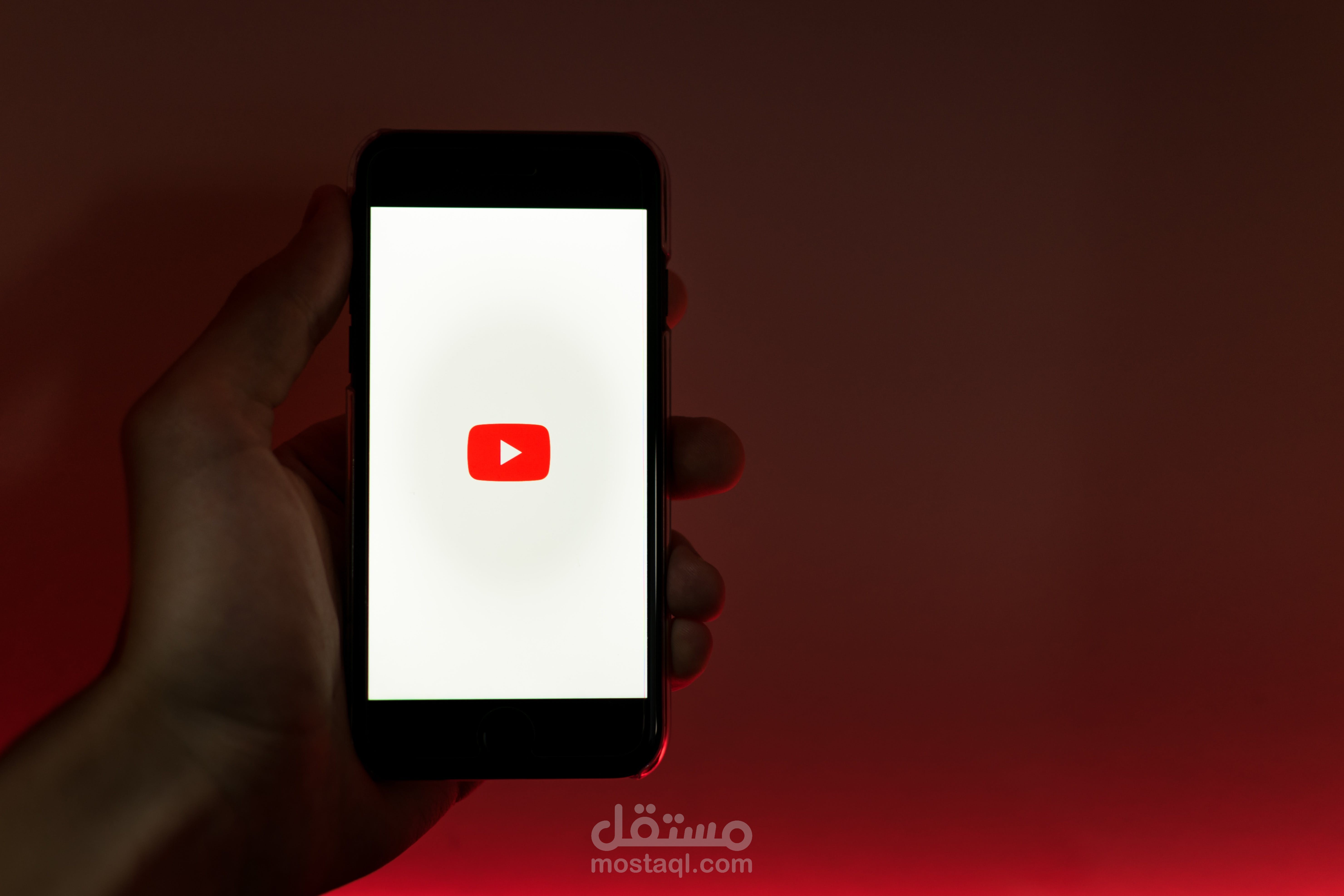 خدمة إدارة قناة اليوتيوب