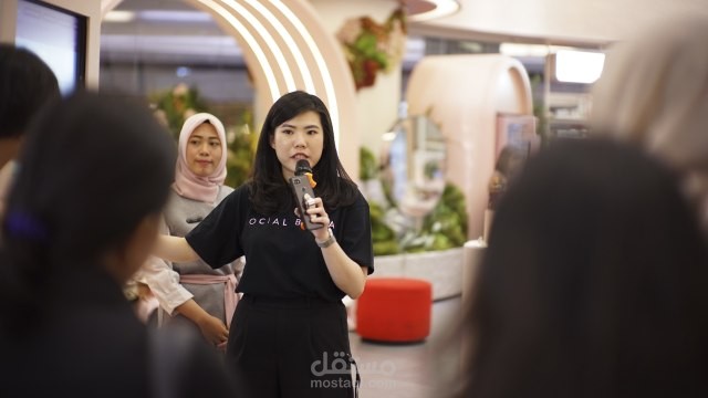 "سانتي" ريادة رقمية من إندونيسيا في عالم الجمال والمال