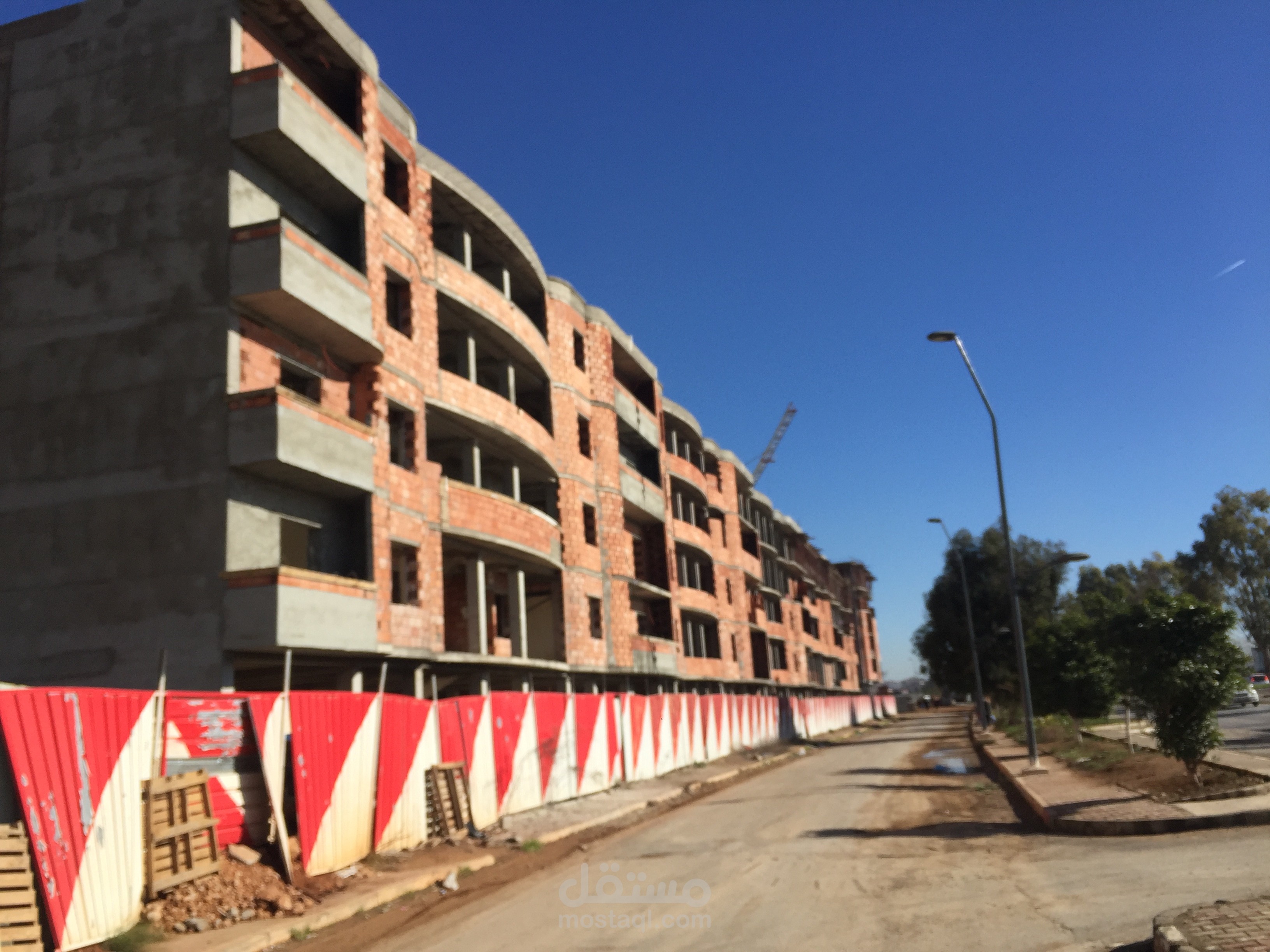 إدارة مشروع تنفيذ مجمع وحدات سكنية