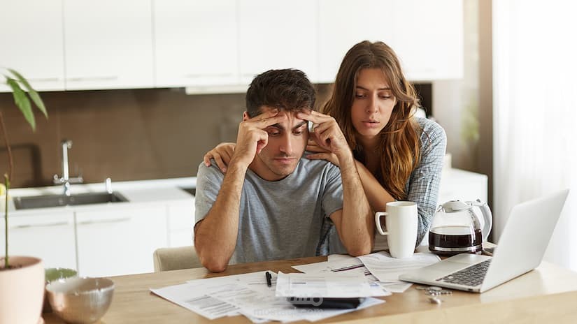 كيف تتعامل مع القلق بشأن وضعك المالي؟