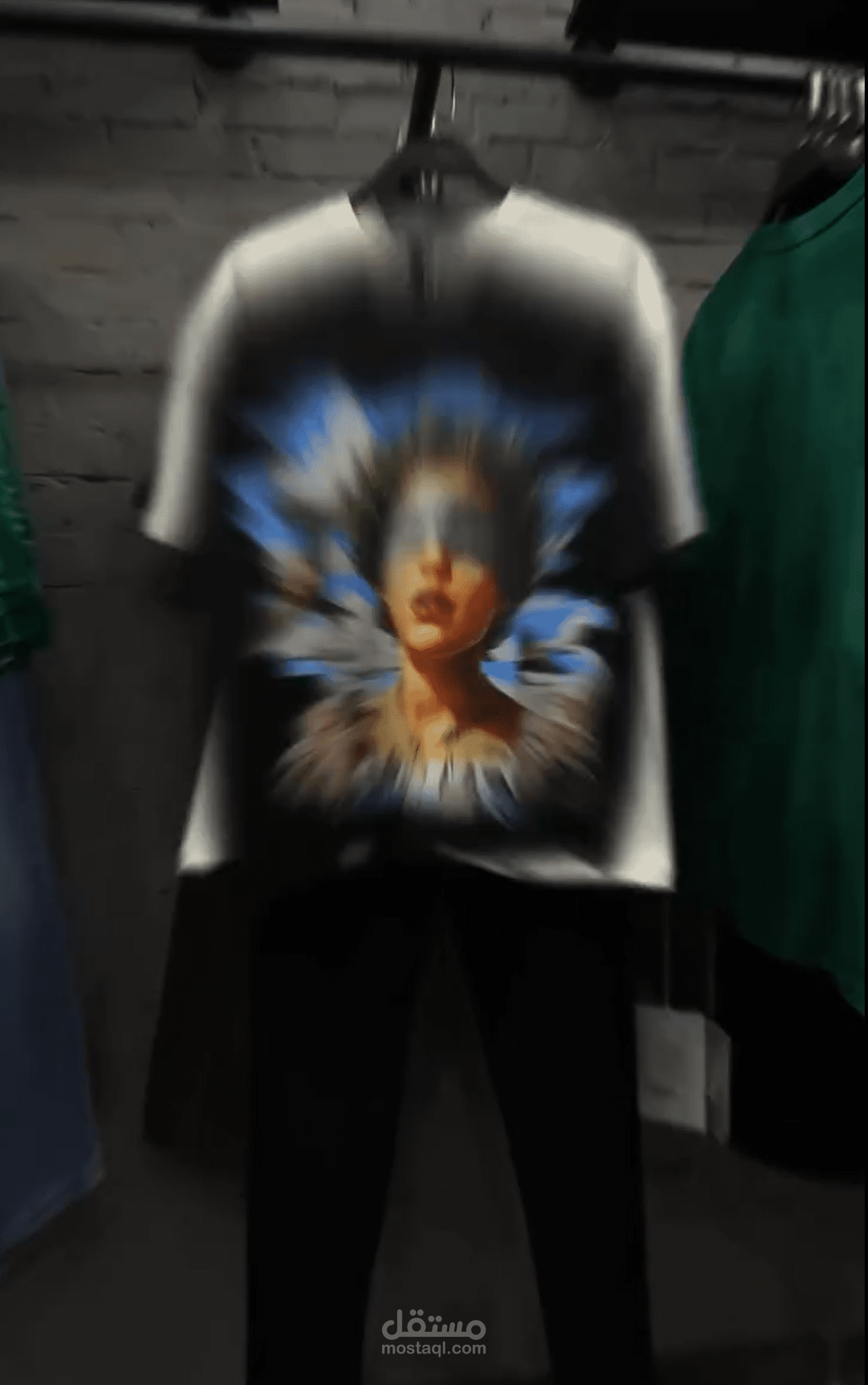 اعلان لمحل ملابس مبني علي الايديت و المونتاج السريع