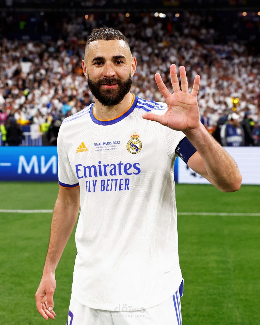 اريد واحد صمم لوكو محترف