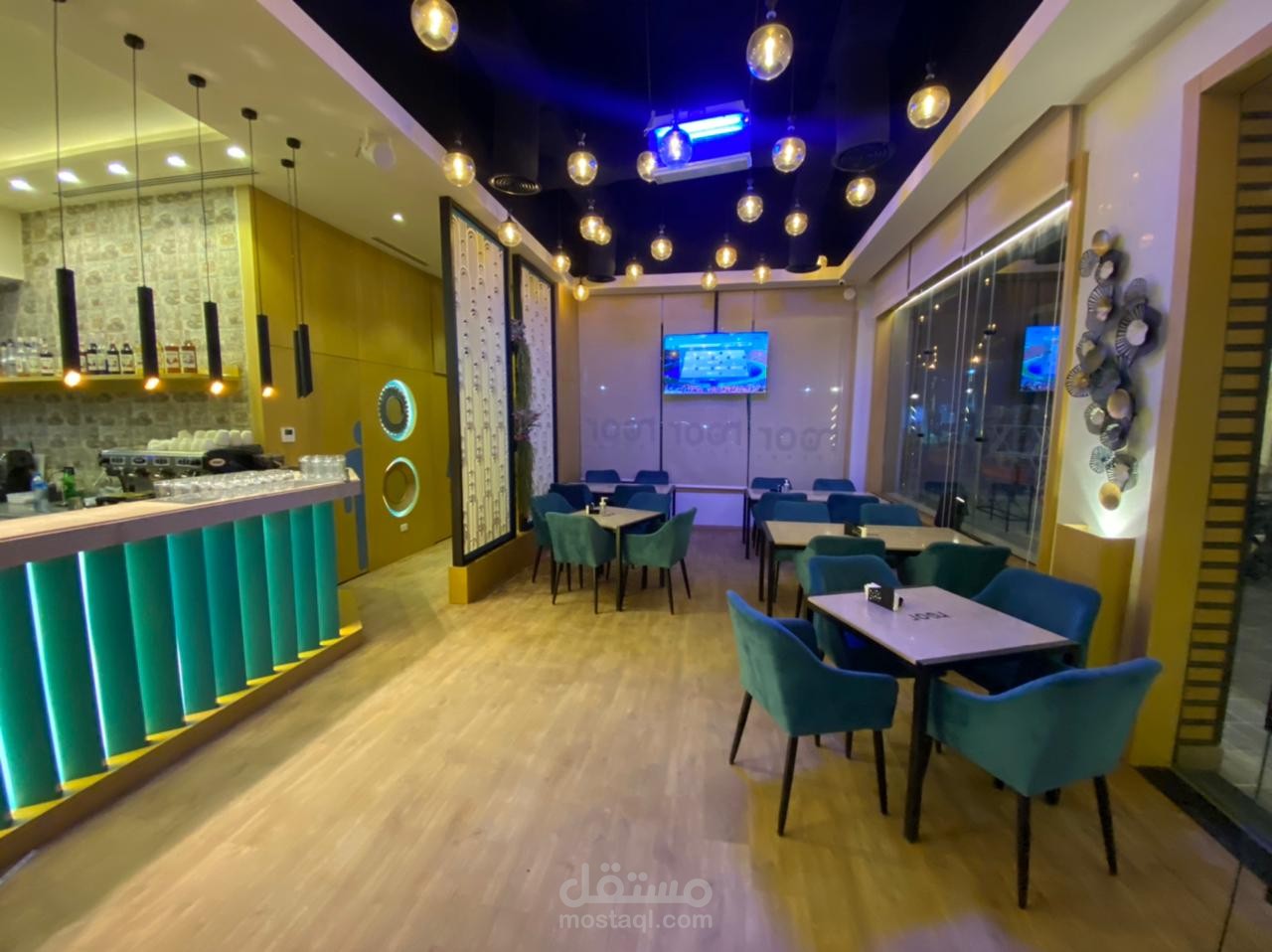 مطعم نور لاونج