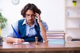 كتابة مقالة في مختلف المجالات باللغة العربية