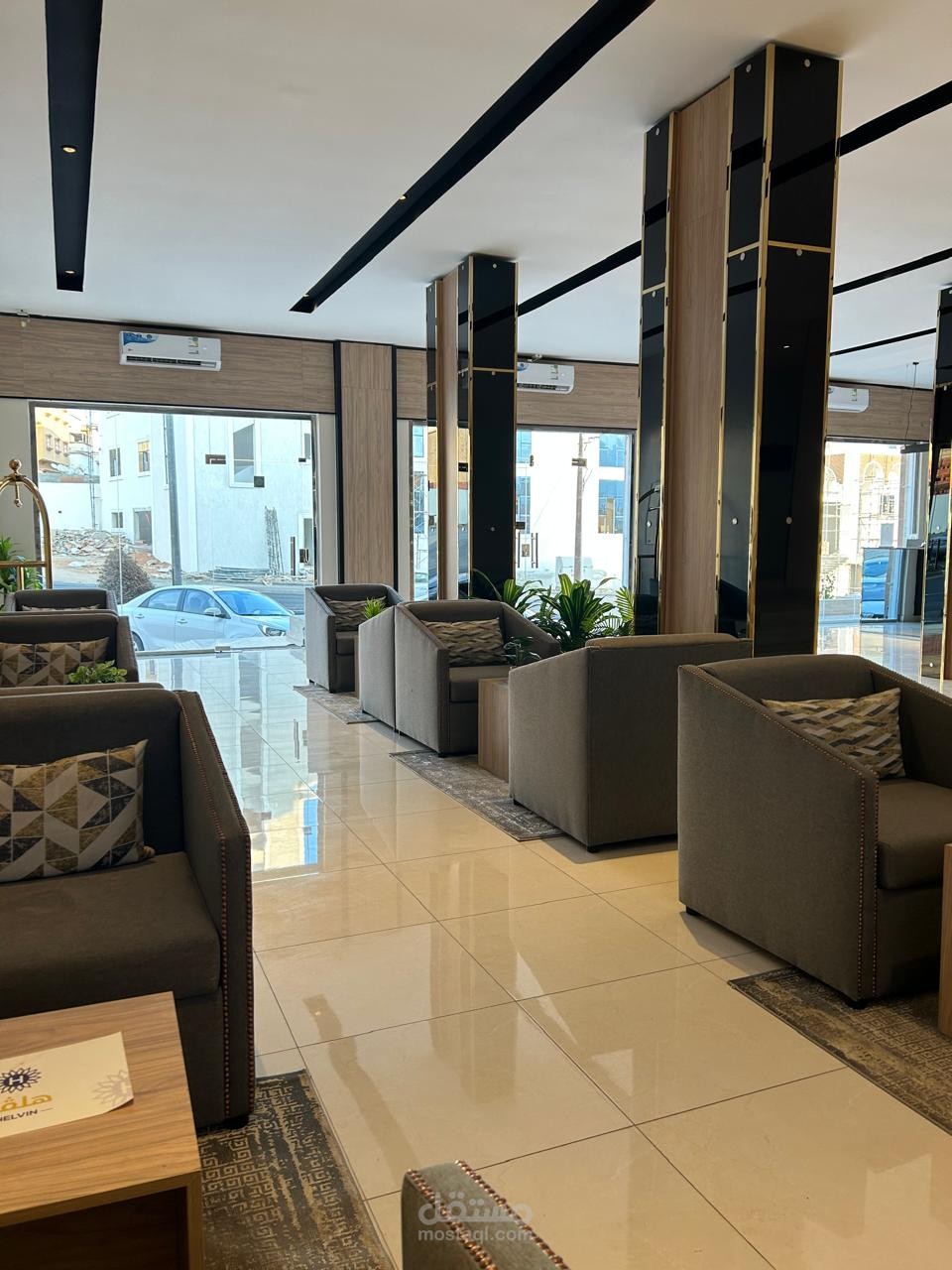 دراسة جدوى لإعادة ترميم مبنى فندقي مع التصميم والتنفيذ والتأثيث والإشراف الهندسي بمسطحات بناء 4000 متر مربع