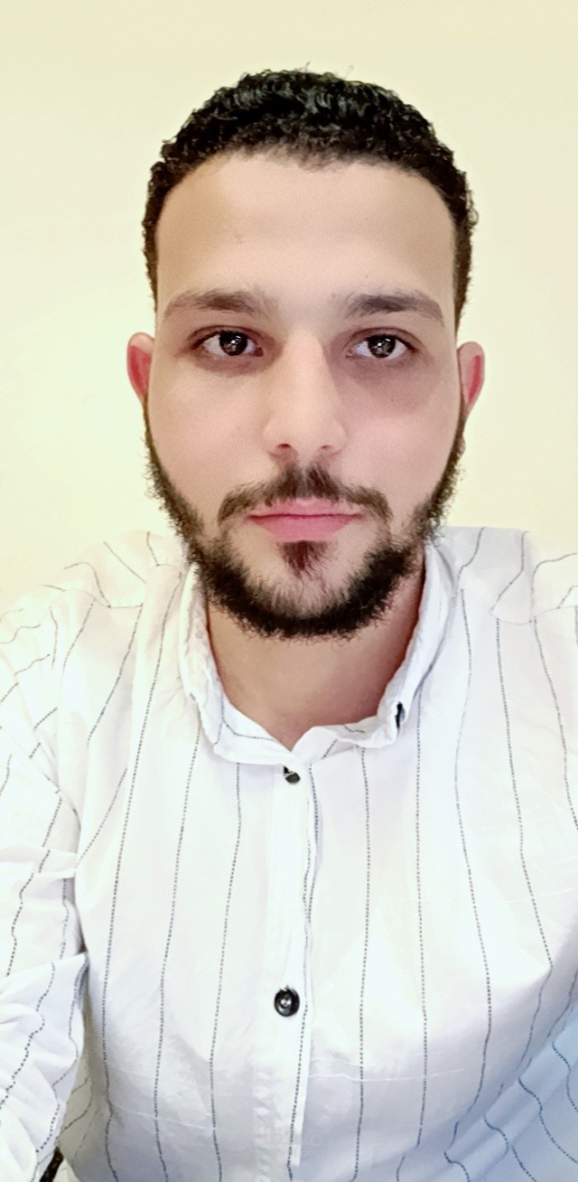 كاتب محتوى ومترجم وخدمه عملاء
