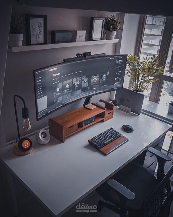 مقال بعنوان (Working from Home Trend)