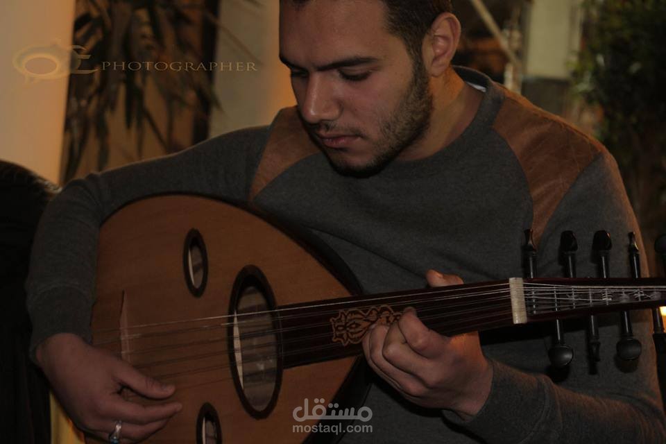 تعليم موسيقى و عزف الة العود