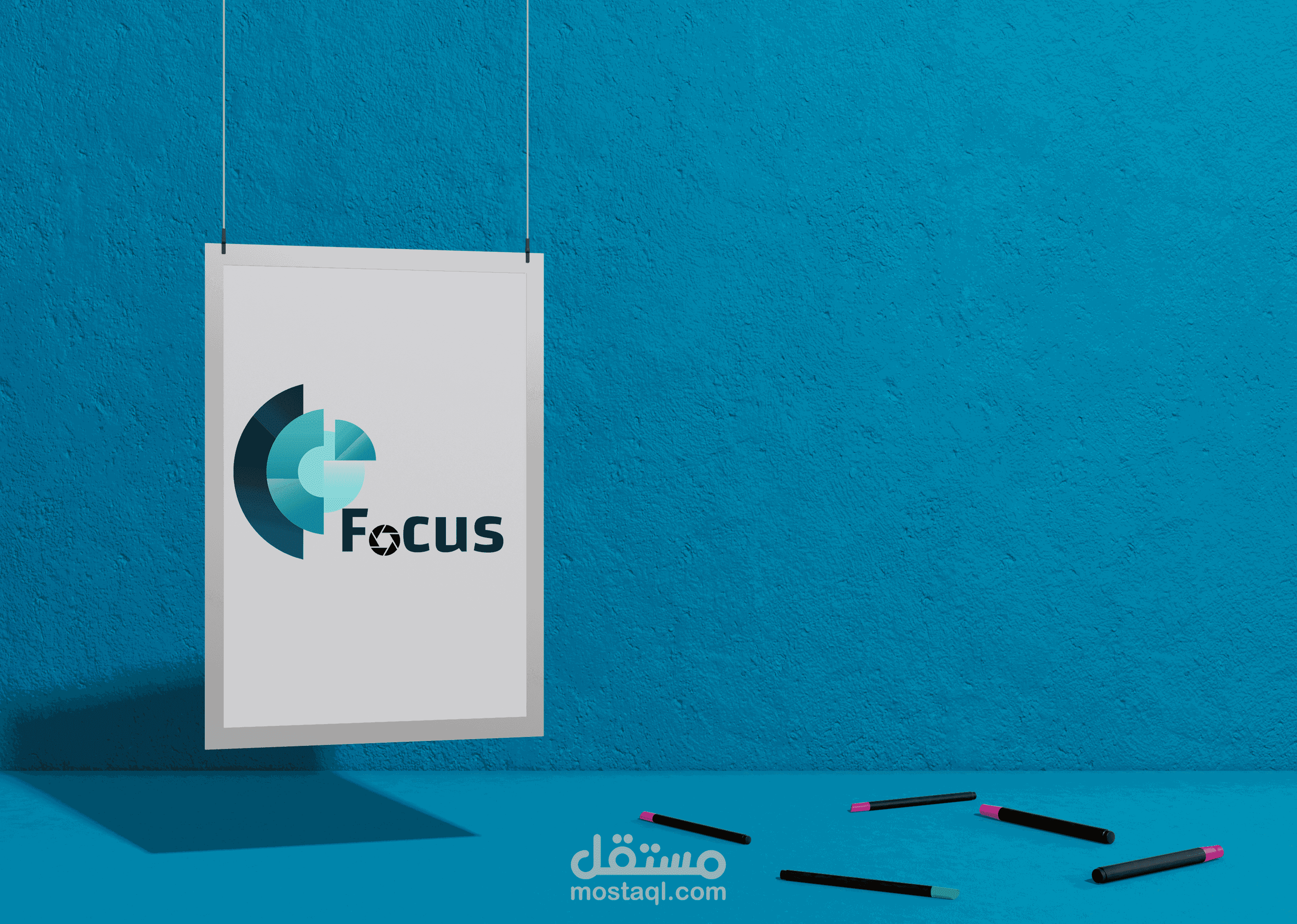 شعار لمكتب تصوير وانتاج باسم focus