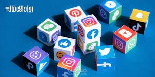 متخصص في مواقع التواصل الاجتماعي