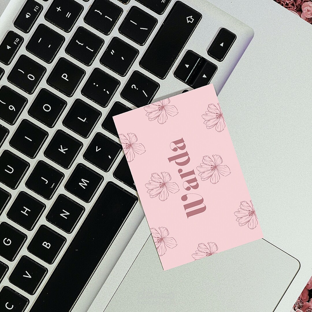 تصميمي لبطاقة عمل