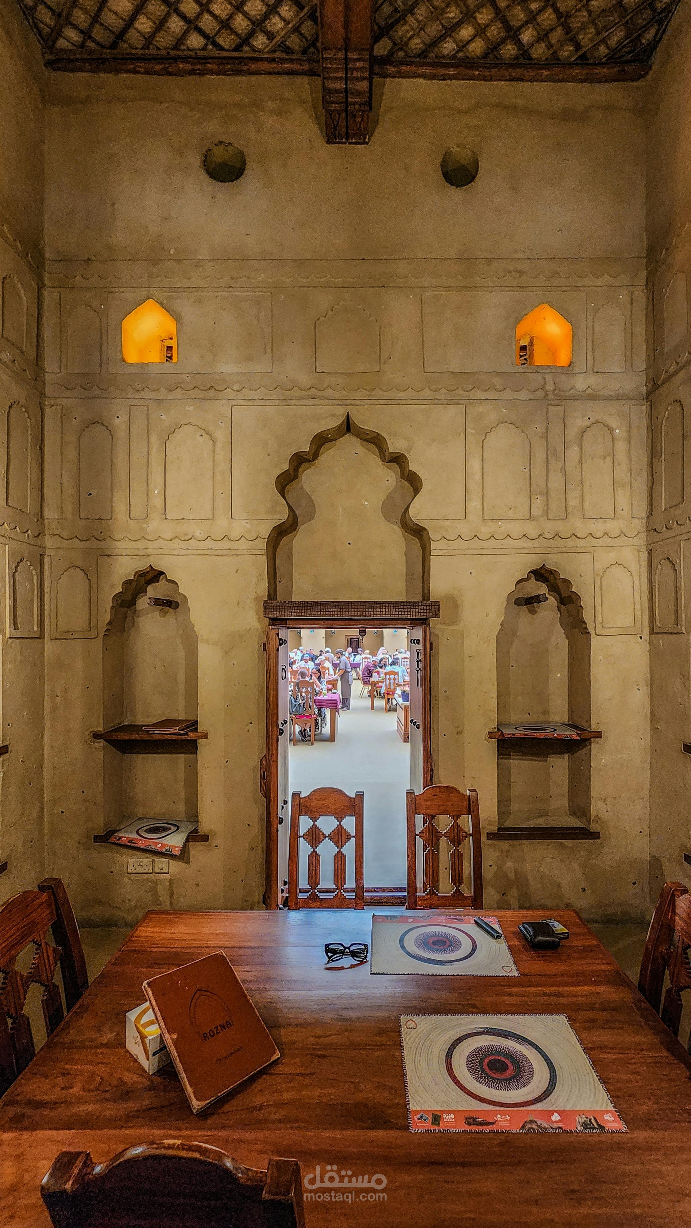 مذاق عُمان: متجر وموقع لحلوى عمانية وشوكولاتة فاخرة.