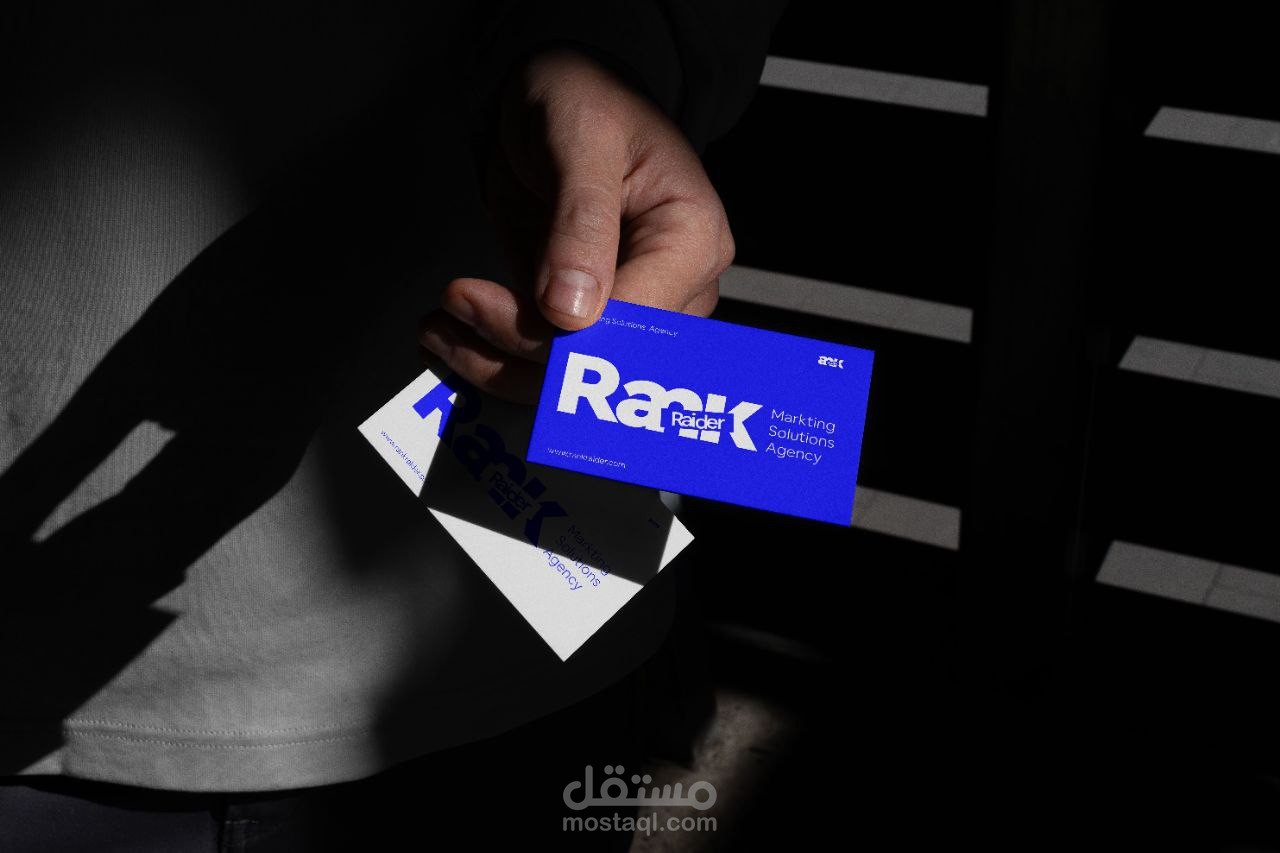 تصميم هوية بصرية قوية تعكس جوهر علامتك وتلفت أنظار عملائك