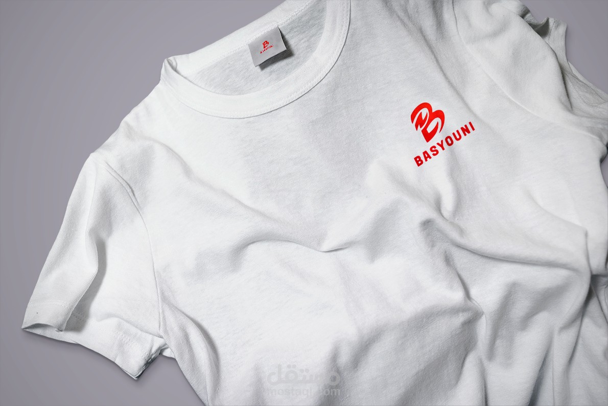 تصميم موك أب (Mockup) احترافي لتيشيرت بعلامة تجارية