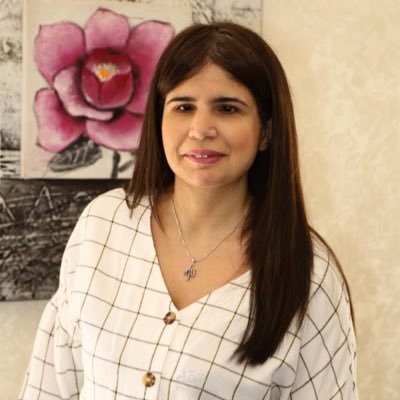 لماذا تفاعل الناس بـ"أضحكني" على صور المترشحات لمجلس النواب؟