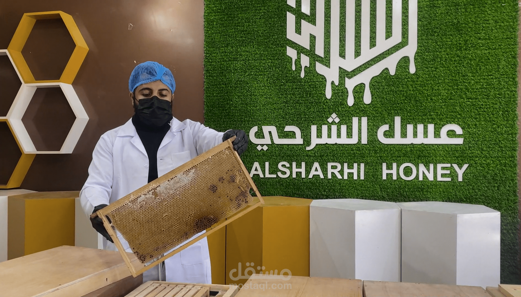 كتابة محتوى تعريفي وتسويقي لفيديو منتج عسل طبيعي (Brand Content)