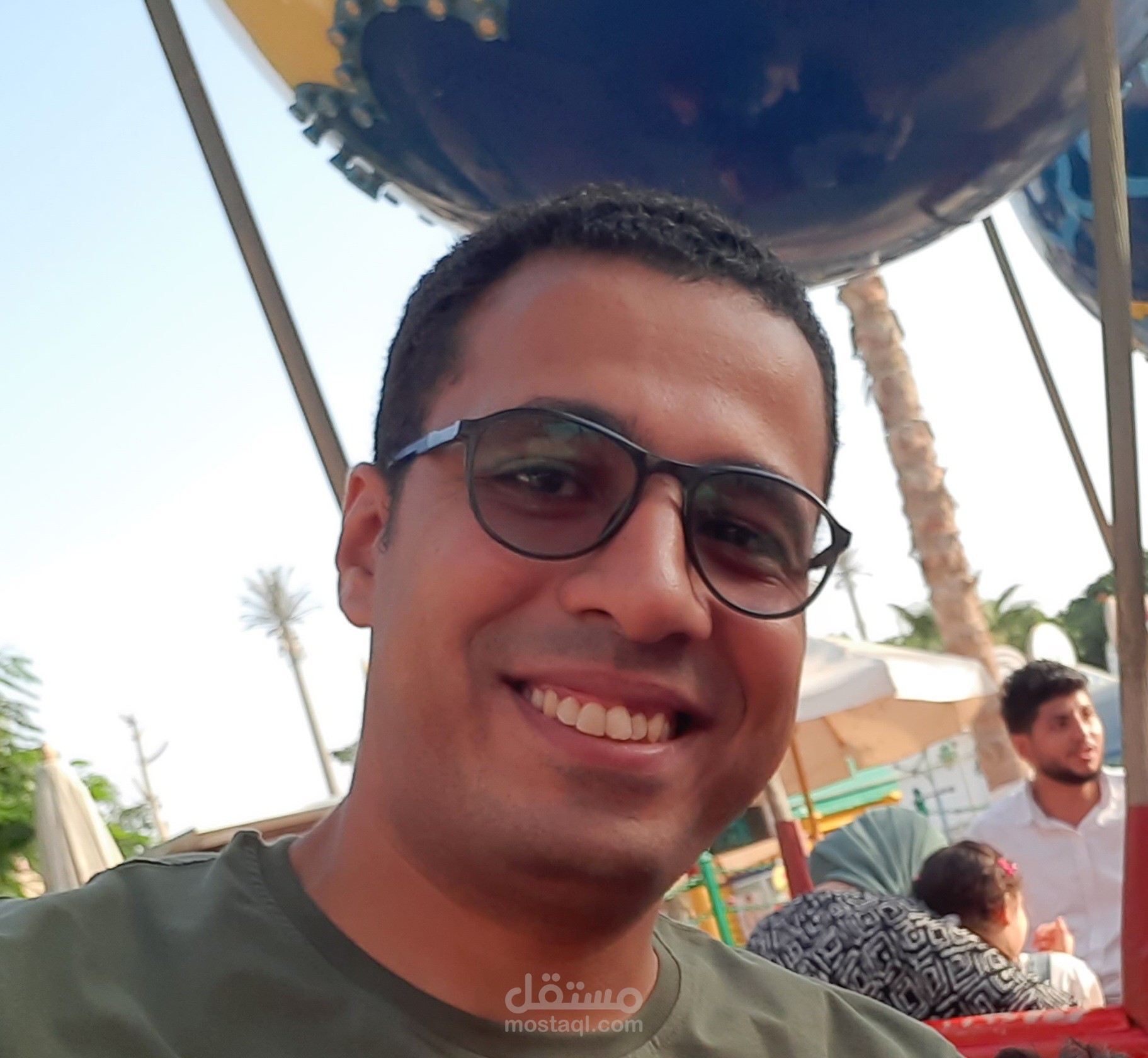 متخصص في مايكروسوفت office وتحرير الصور