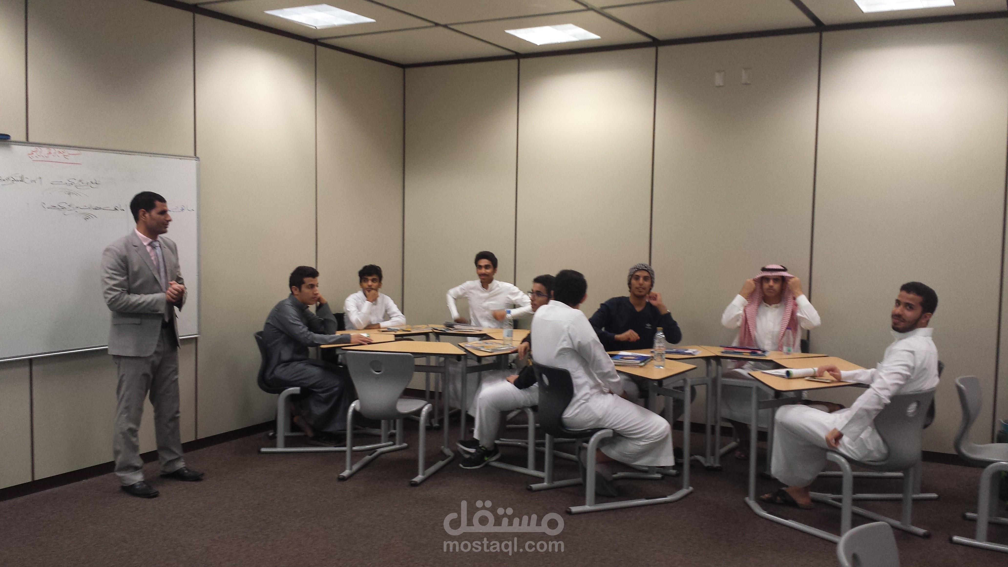 اعداد المقاييس والاستبيانات