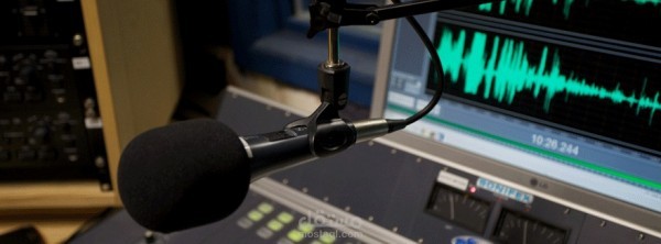 خدمات التعليق الصوتي بالعربية والإنجليزية