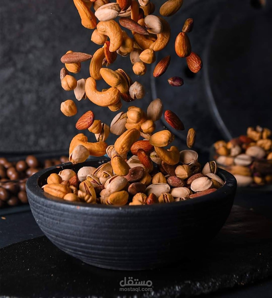 ادارة العديد من المطاعم