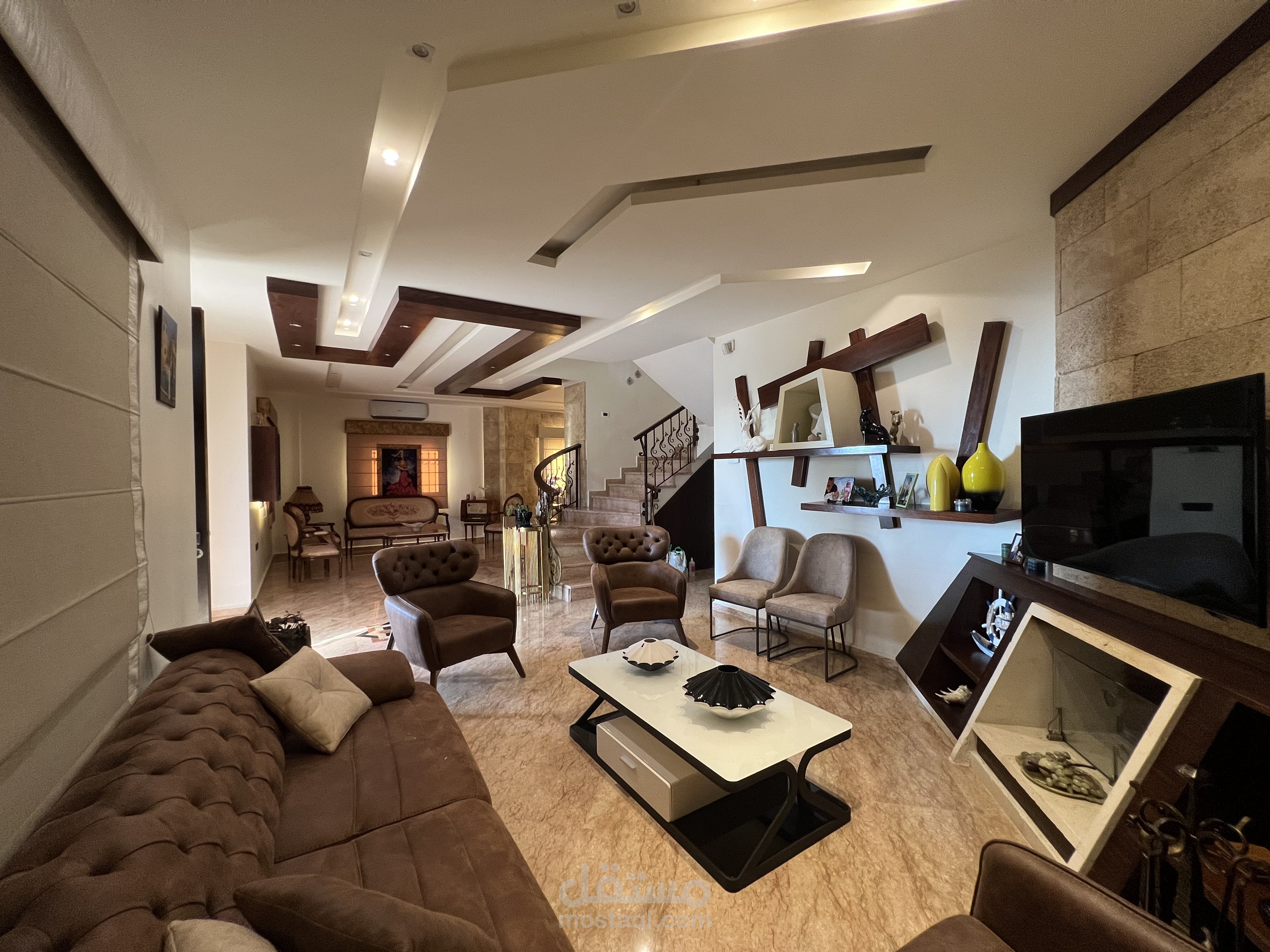 تصميم غرفة جلوس مع مدخنة- chimney room