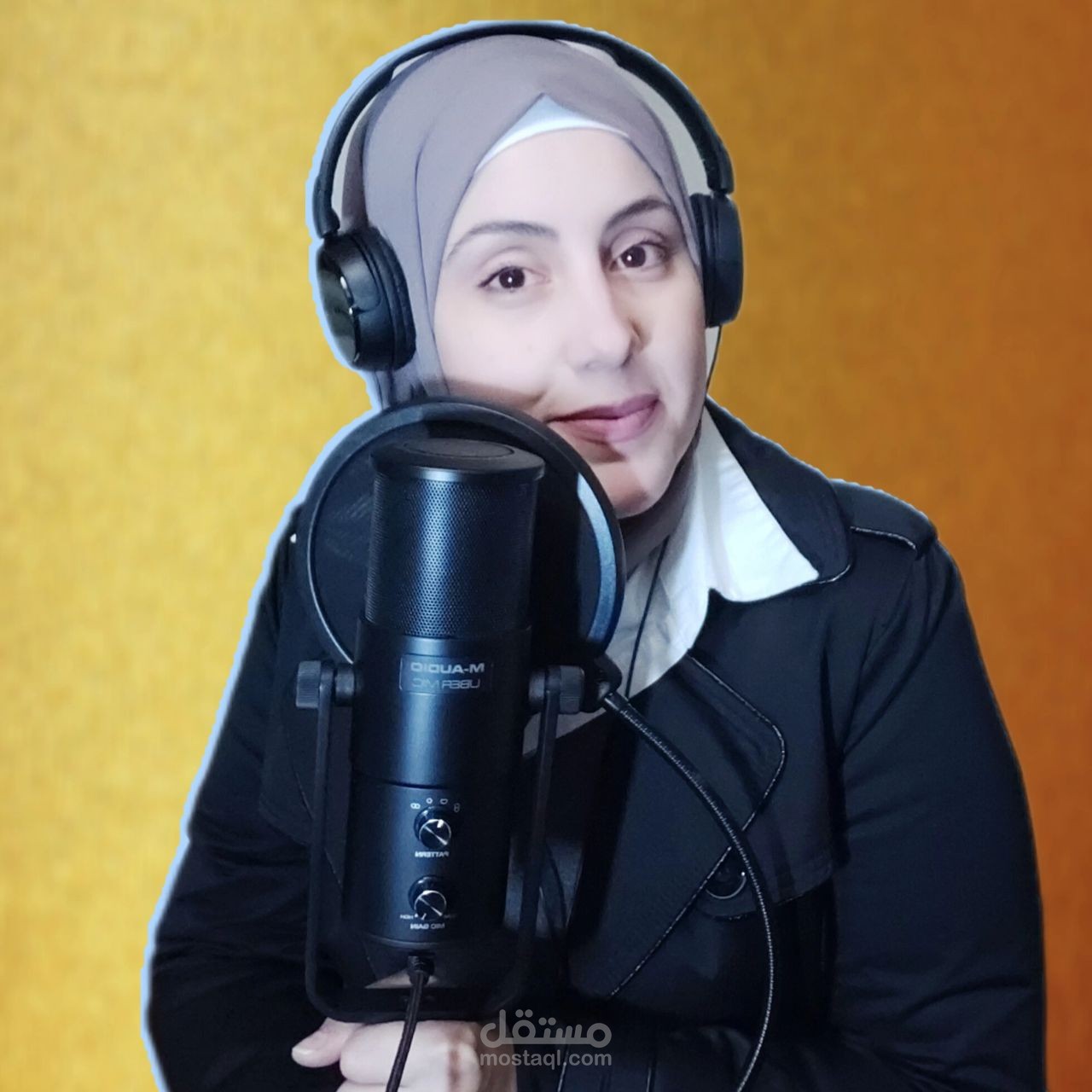 من أنا؟  اكتشف صوتي لمشروعك بلهجات عربية متنوعة.