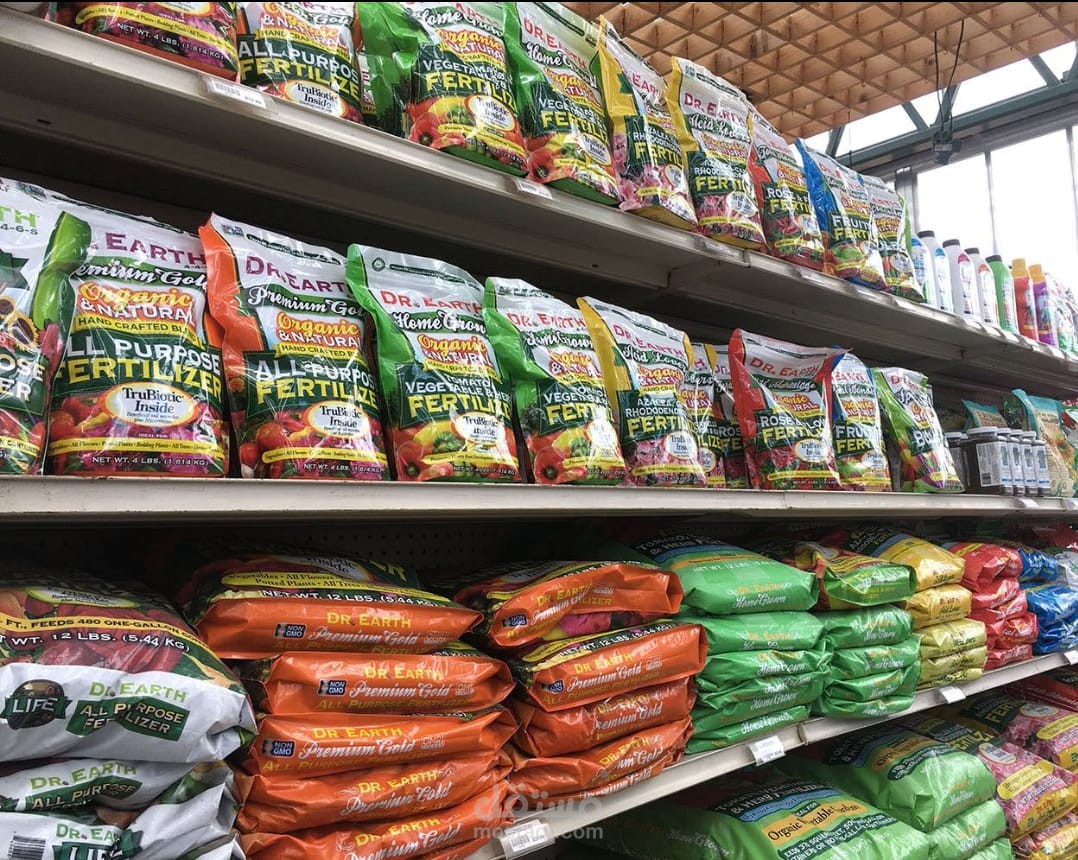 الرد علي عملاء في متجر اسمدة زراعيه(نماء)