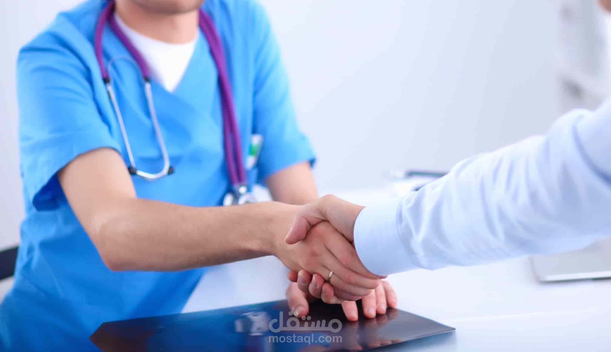 "مهنة التمريض: الأساس الحيوي للرعاية الصحية"