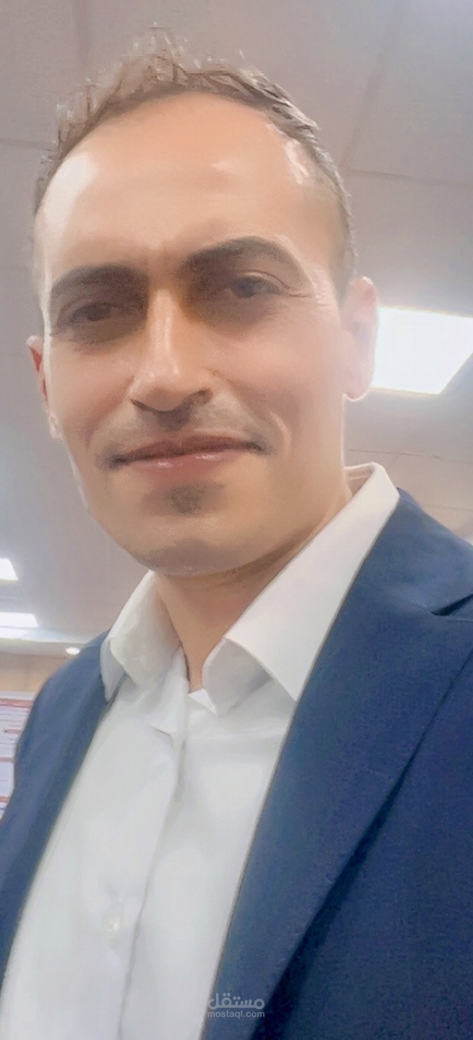 مستشارًا قانونيًا متخصصًا** في مجال الاتصالات والقانون التجاري، أقدم الحلول القانونية التالية للأفراد والشركات الناشئة عبر الإنترنت