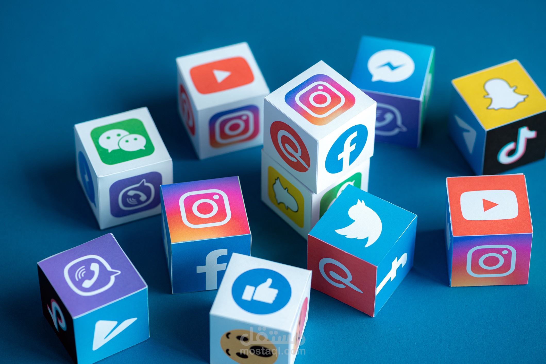 نشر على المواقع التواصل