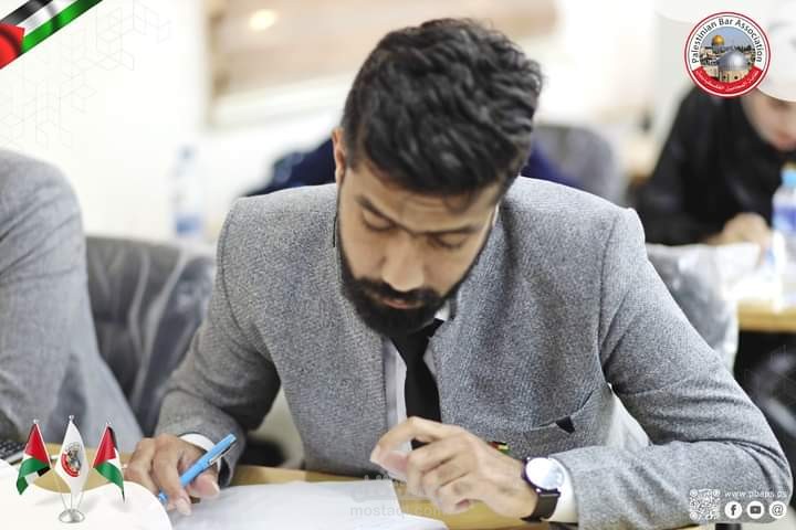 تقديم الاستشارات القانونية المتخصصة
